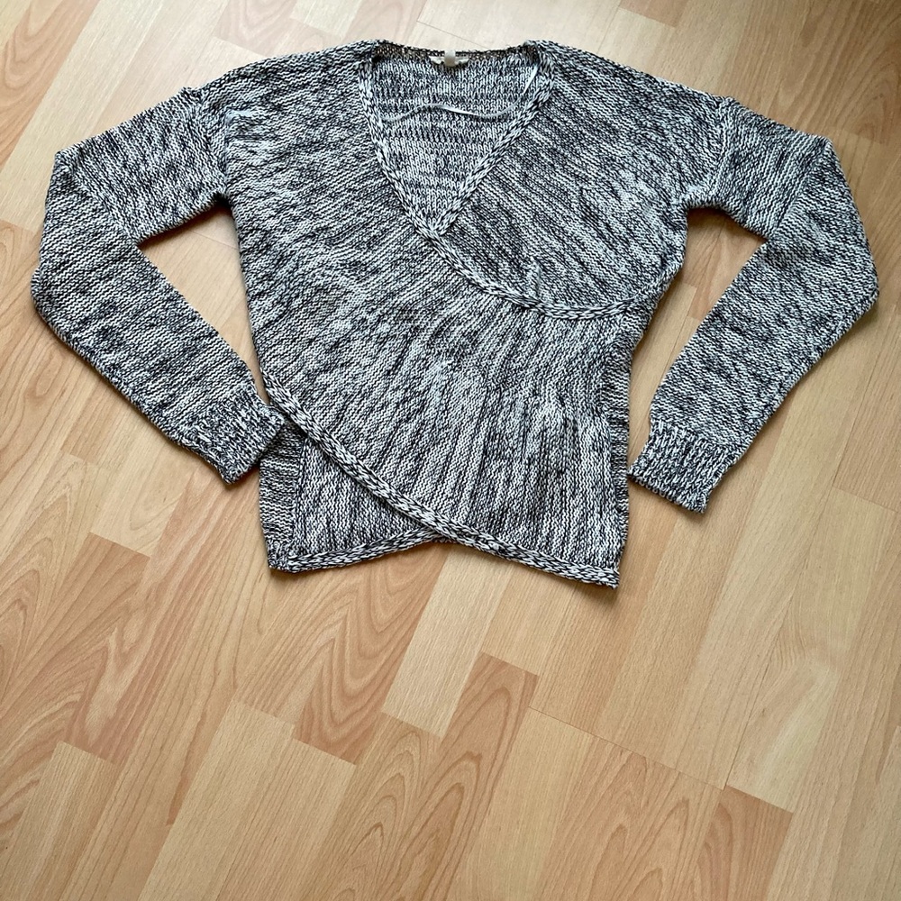 Hem & Thread: Women’s black and white marled sweater.  Size M.